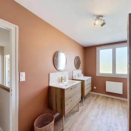 Carolina & Air Conditioning - 17 Minutes From Futuroscope *
