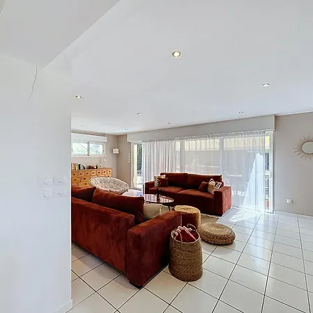 Carolina & Air Conditioning - 17 Minutes From Futuroscope Naintre
