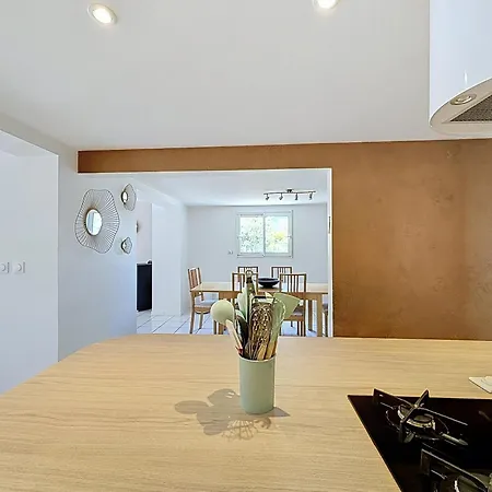 Carolina & Air Conditioning - 17 Minutes From Futuroscope Villa