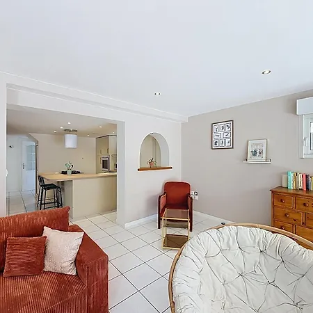 Carolina & Air Conditioning - 17 Minutes From Futuroscope Naintre