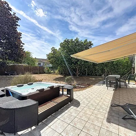 Carolina & Air Conditioning - 17 Minutes From Futuroscope Naintre